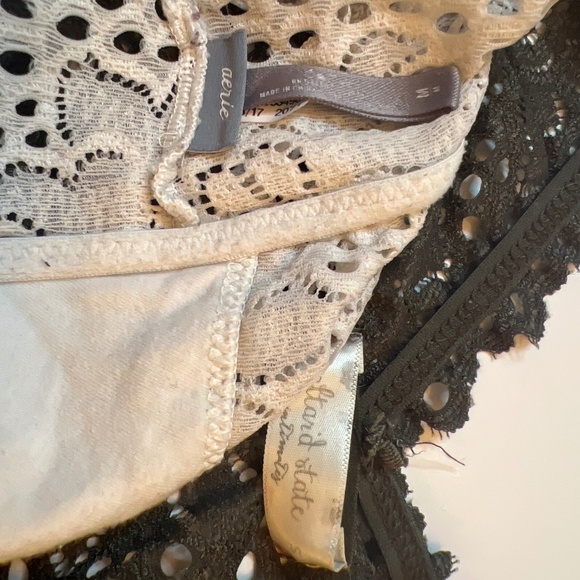Four bralettes (Free People, Altered State, and Aerie) and two tanks Siz… - Picture 15 of 15